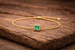 Square Emerald Bezel Bracelet| Minimal Chain Bracelet